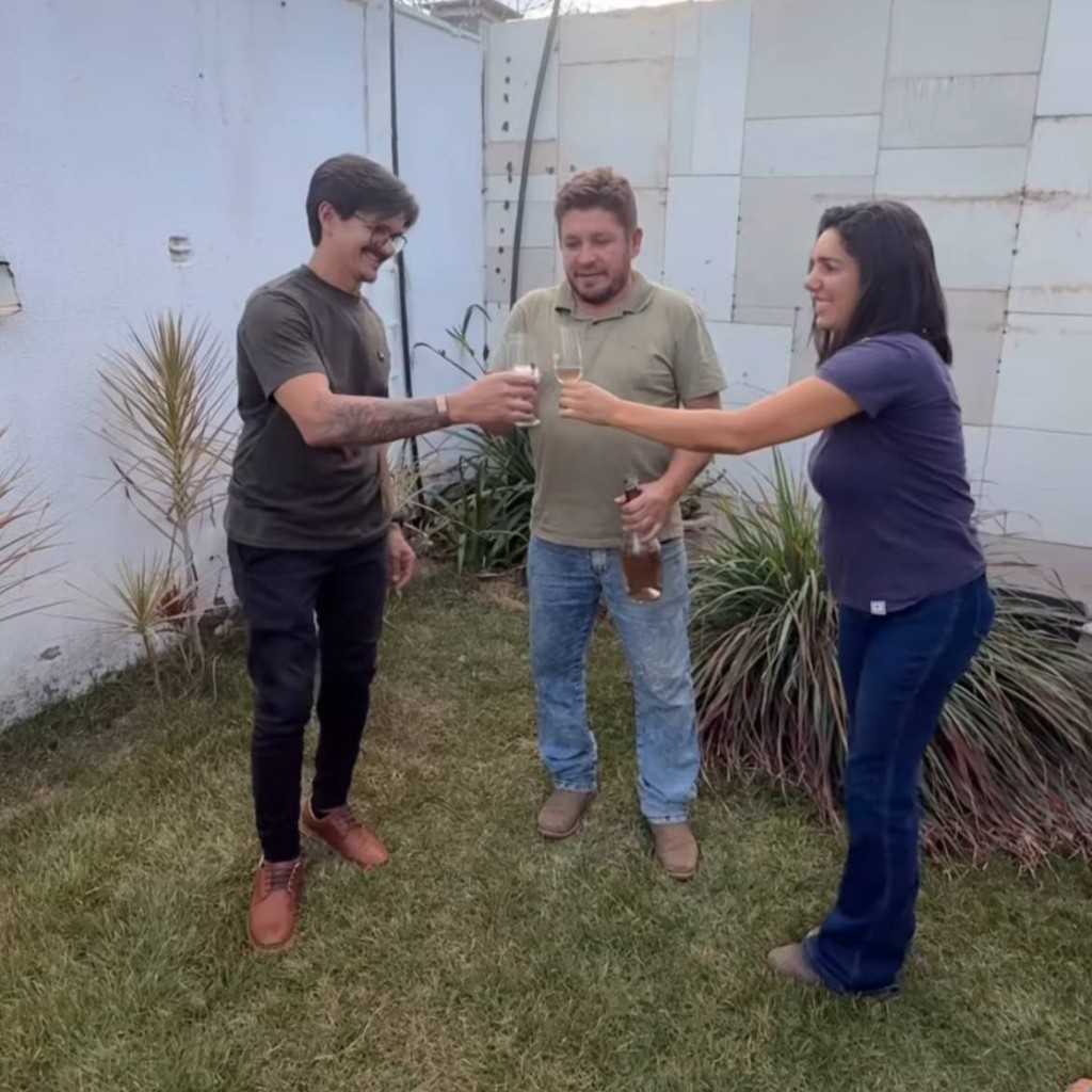 Momento de celebração no jardim